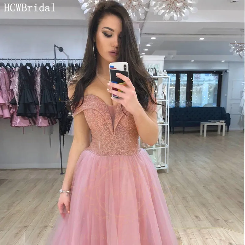 Dusty Rose Glitter Long Tulle Evening Dress Off The Shoulder A Line Plus Size Prom Party Gowns Robe De Soiree 2020 New Arrival
Dusty Rose Glitter Long Tulle Evening Dress Off The Shoulder A Line Plus Size Prom Party Gowns Robe De Soiree 2020 New Arrival