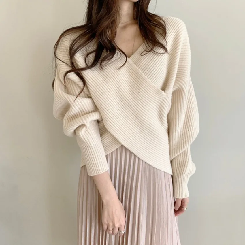 JSXDHK Korean Women Lantern Sleeve Sweaters Chic Autumn Winter Solid Color Cross Knitting V Neck Loose Ladies Pullovers Jumper
JSXDHK Korean Women Lantern Sleeve Sweaters Chic Autumn Winter Solid Color Cross Knitting V Neck Loose Ladies Pullovers Jumper
