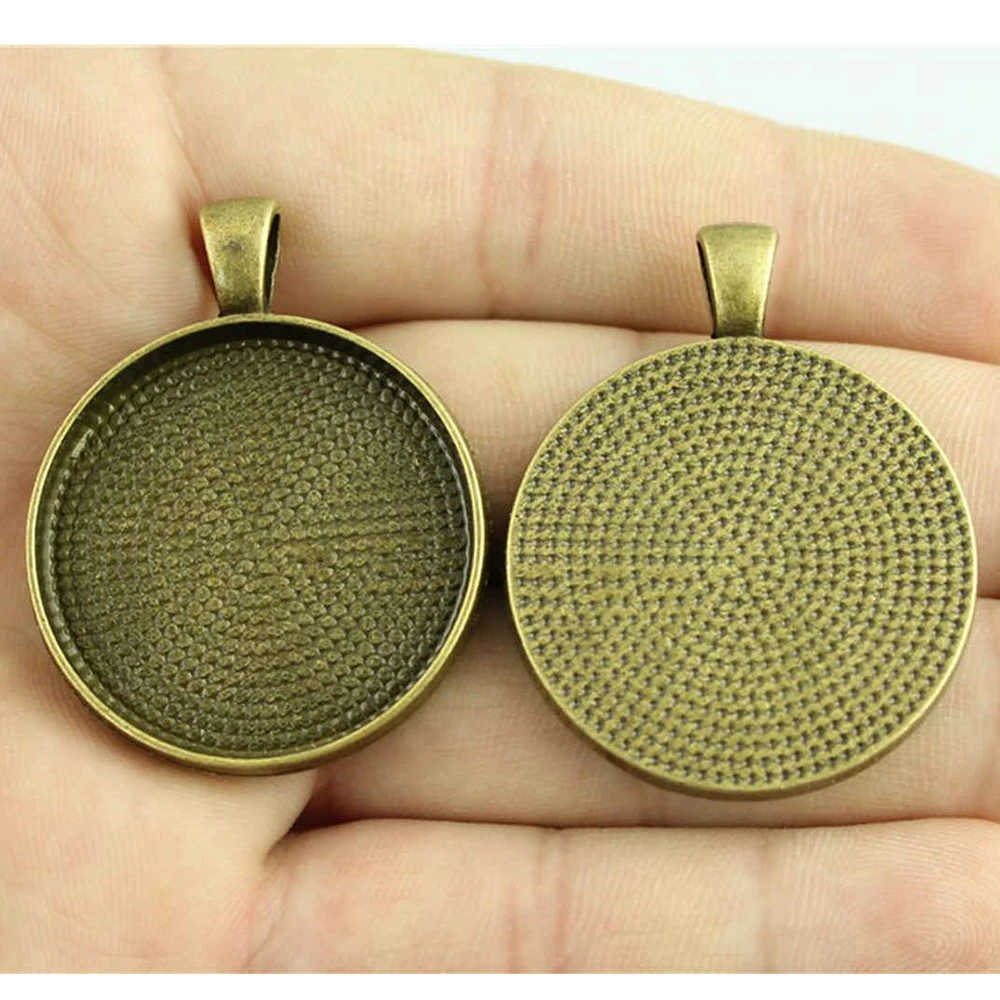 15pcs 30mm Inner Size Side Perforation Style Cabochon Base Setting Antique Bronze Color For Jewelry Making
15pcs 30mm Inner Size Side Perforation Style Cabochon Base Setting Antique Bronze Color For Jewelry Making