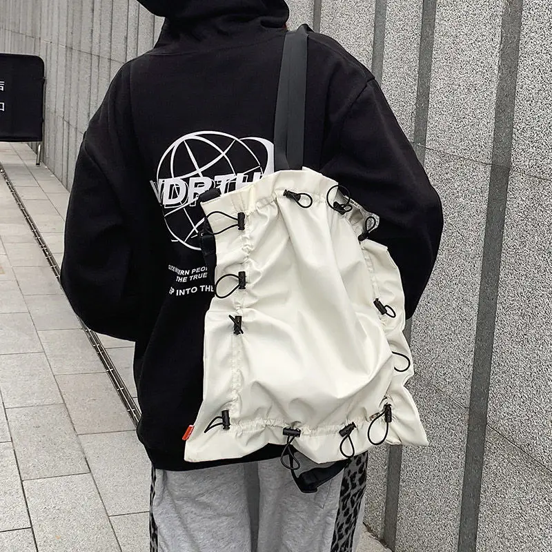 Xiuya High Street Cool Shoulder Bag Unisex Drawst Oxford Canvas Bag 2021 Japanese Waterproof Big Capacity Handbags Shopper
Xiuya High Street Cool Shoulder Bag Unisex Drawst Oxford Canvas Bag 2021 Japanese Waterproof Big Capacity Handbags Shopper