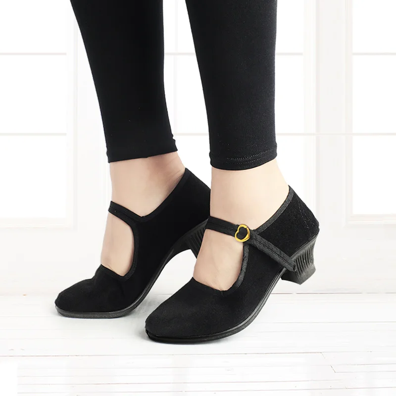 Casual Dance Shoes Yangko Ballet Shoes Rubber Sole Buckle Clasp Slippers Soft Black Gymnastics Shoes With 3.5cm Heel
Casual Dance Shoes Yangko Ballet Shoes Rubber Sole Buckle Clasp Slippers Soft Black Gymnastics Shoes With 3.5cm Heel