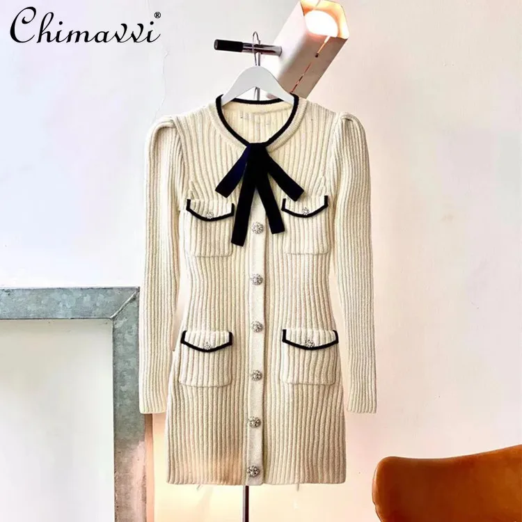 SP 2021 Autumn Women Clothing French Neckline Lace-up Crystal Buckle Pocket Decorative Dress Slim Temperament Knitted Dresses
SP 2021 Autumn Women Clothing French Neckline Lace-up Crystal Buckle Pocket Decorative Dress Slim Temperament Knitted Dresses