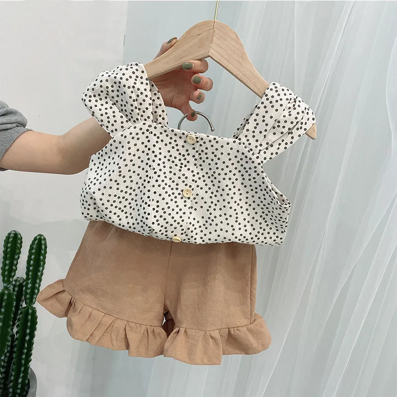 CA Cotton Outfits Dot Polka Sleeveless Straped Blouse+Ruffle Shorts Pants 2pcs Kids Suit 2021 Summer Girls Princess Clothes Set
CA Cotton Outfits Dot Polka Sleeveless Straped Blouse+Ruffle Shorts Pants 2pcs Kids Suit 2021 Summer Girls Princess Clothes Set