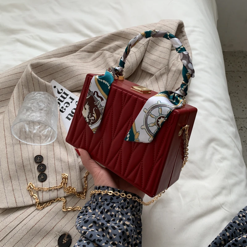 Retro Scarves Designer Crossbody Bags for Women 2021 Luxury Quality PU Leather Chains Shoulder Bag Solid Color Handbags Female
Retro Scarves Designer Crossbody Bags for Women 2021 Luxury Quality PU Leather Chains Shoulder Bag Solid Color Handbags Female