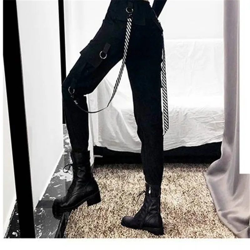 Black Cargo Pants Women Casual Joggers High Waist Loose Female Hip Hop Trousers Korean Punk Pants Funny Capri Streetwear Femme
Black Cargo Pants Women Casual Joggers High Waist Loose Female Hip Hop Trousers Korean Punk Pants Funny Capri Streetwear Femme