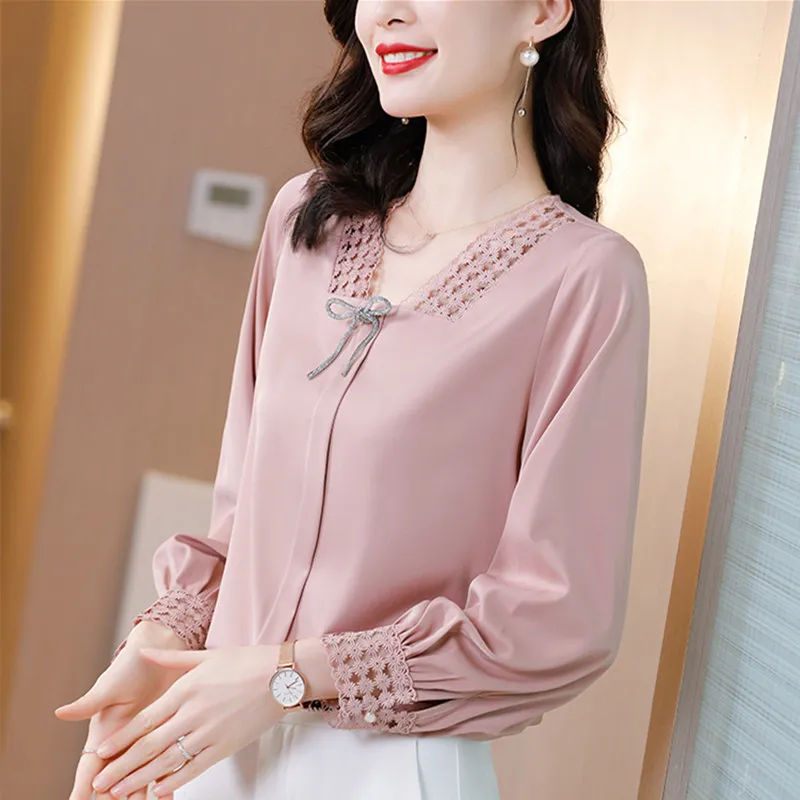 Summer Korean Chiffon Women Blouses Women Hollow Out Lace Blouse Shirts Woman Embroidery Blouses Tops Woman V Neck Shirt Top
Summer Korean Chiffon Women Blouses Women Hollow Out Lace Blouse Shirts Woman Embroidery Blouses Tops Woman V Neck Shirt Top