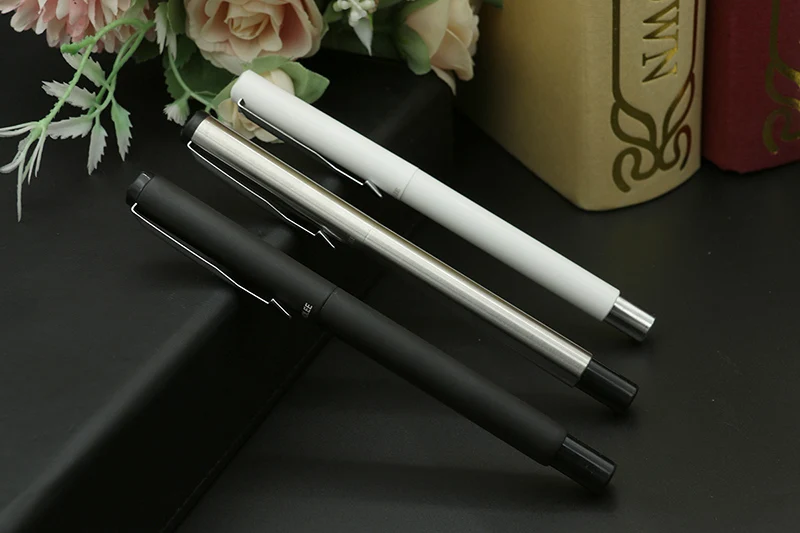 Free Shipping High Quality Roller Ball Pen Black Metal Brand Pens Stationery School Suppliers Signature Ballpoint Pens Gel Pen
Free Shipping High Quality Roller Ball Pen Black Metal Brand Pens Stationery School Suppliers Signature Ballpoint Pens Gel Pen