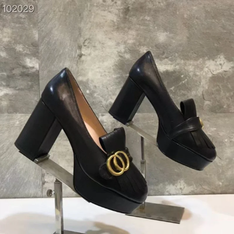 2021 new fashion Retro Leather tassel platform high-heeled women's shoes luxury high-heeled women's designer women's shoes 35-42
2021 new fashion Retro Leather tassel platform high-heeled women's shoes luxury high-heeled women's designer women's shoes 35-42