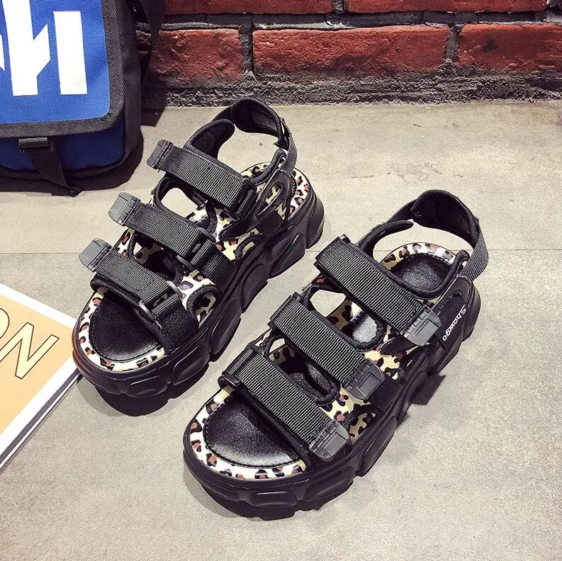2019 Women's Sandals Leopard Sneakers Women's Fashion Summer New Wild Hook Loop Thick Sandals Casual Beach Roman Shoes
2019 Women's Sandals Leopard Sneakers Women's Fashion Summer New Wild Hook Loop Thick Sandals Casual Beach Roman Shoes