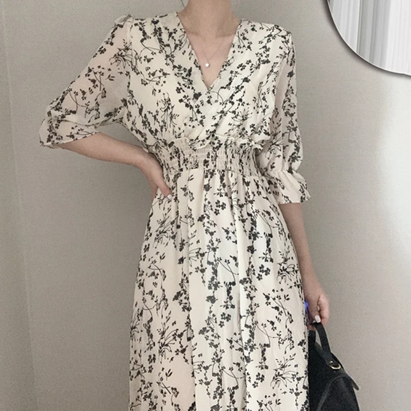 Женское цельнокроеное платье в Корейском стиле, Новинка лета 2021, элегантное шифоновое платье с короткими рукавами, женское платье в стиле р... 
Женское цельнокроеное платье в Корейском стиле, Новинка лета 2021, элегантное шифоновое платье с короткими рукавами, женское платье в стиле р...