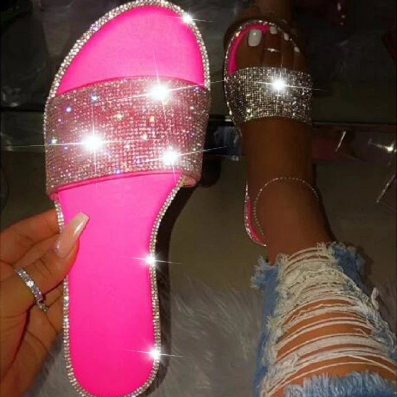 Rhinestone slippers Women Glitter sexy Slippers Summer Slides Bling Outdoor Slippers Wild Beach Shoe Flip flops women 2020 New
Rhinestone slippers Women Glitter sexy Slippers Summer Slides Bling Outdoor Slippers Wild Beach Shoe Flip flops women 2020 New