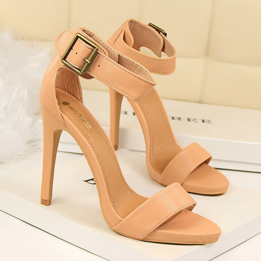 European And American-Style Retro Summer Shoes High Heels Sexy Ultra-High-Heel Platform Word with Belt Buckle Sandals
European And American-Style Retro Summer Shoes High Heels Sexy Ultra-High-Heel Platform Word with Belt Buckle Sandals