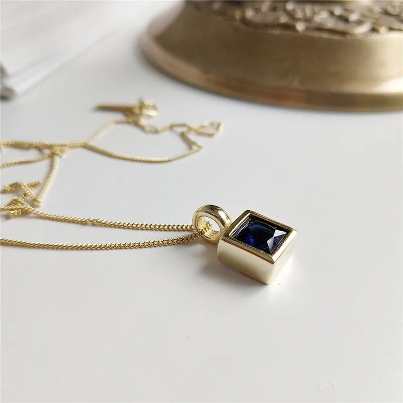 RUIYI Korean Style Real 925 Sterling Silver Niche Chokers Women Geometric Square Deep Blue Zircon Pendant Stylish Chic Necklace
RUIYI Korean Style Real 925 Sterling Silver Niche Chokers Women Geometric Square Deep Blue Zircon Pendant Stylish Chic Necklace