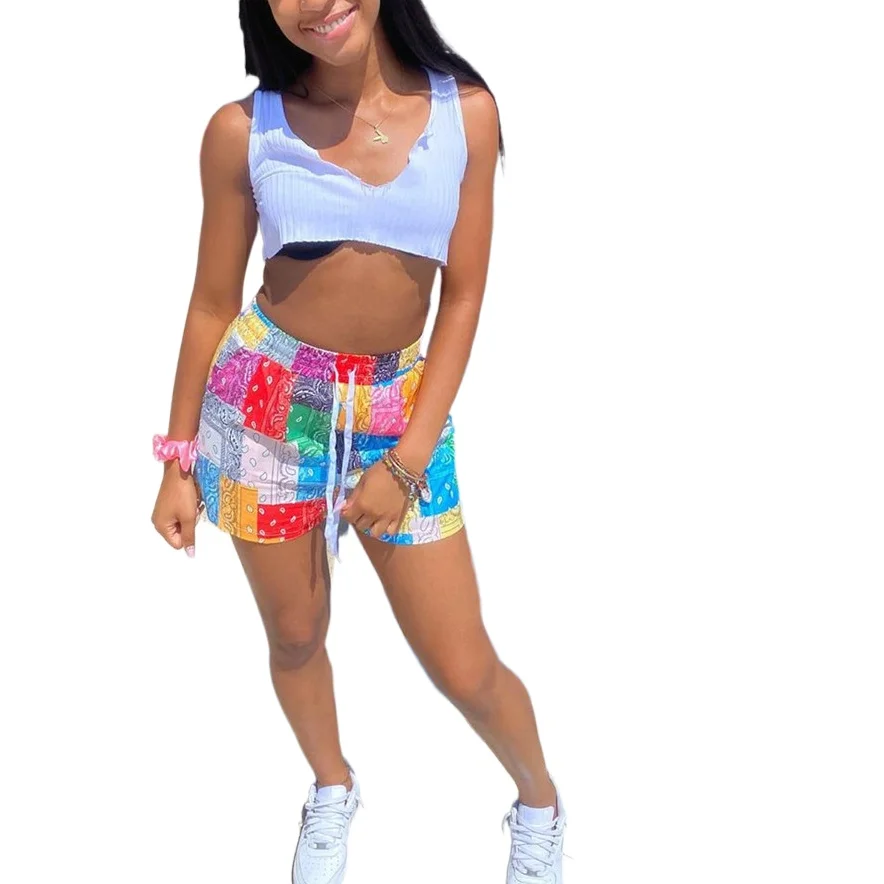 2021 NEW Bandana Women Fashion Print Shorts Summer Beach Loose Drawstring Waist Shorts Casual Midi Waist Patchwork Short Pants
2021 NEW Bandana Women Fashion Print Shorts Summer Beach Loose Drawstring Waist Shorts Casual Midi Waist Patchwork Short Pants