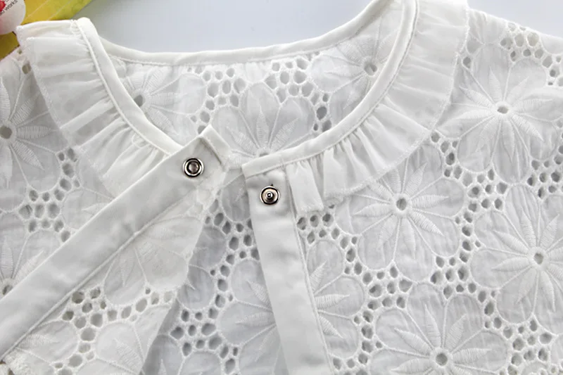 Women's Big Lapel Fake Collar Lace White False Collar Ladies Floral Lace Shirt Blouse Detachable Collar for Sweater Decoration
Women's Big Lapel Fake Collar Lace White False Collar Ladies Floral Lace Shirt Blouse Detachable Collar for Sweater Decoration