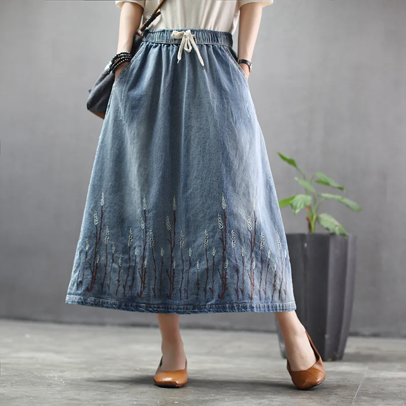 Plus Size A-line Denim Long Skirts Women Oversized Floral Embroidery Vintage Female Art Maxi Ripped Jeans Skirt Ropa De Mujer
Plus Size A-line Denim Long Skirts Women Oversized Floral Embroidery Vintage Female Art Maxi Ripped Jeans Skirt Ropa De Mujer