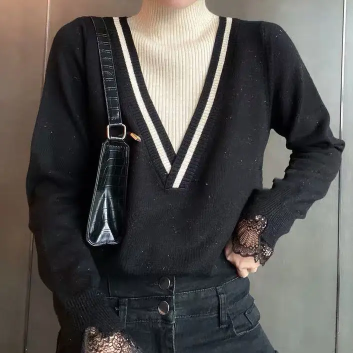 Mixed Colors Mock Two-Piece Sweater Loose-Fit Korean-style Fashion Elegant Half-Turtle-Neck Sweater Women's Big V-neck Sweater
Mixed Colors Mock Two-Piece Sweater Loose-Fit Korean-style Fashion Elegant Half-Turtle-Neck Sweater Women's Big V-neck Sweater