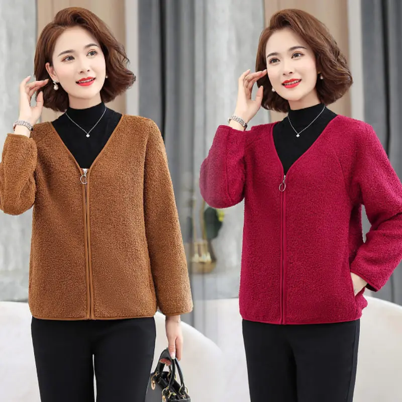 2021 Spring Autumn Polar Fleece Jacket Women Thick Large Size Casual Clothing Short Coat Female V-Neck Zipper Loose Top M376
2021 Spring Autumn Polar Fleece Jacket Women Thick Large Size Casual Clothing Short Coat Female V-Neck Zipper Loose Top M376