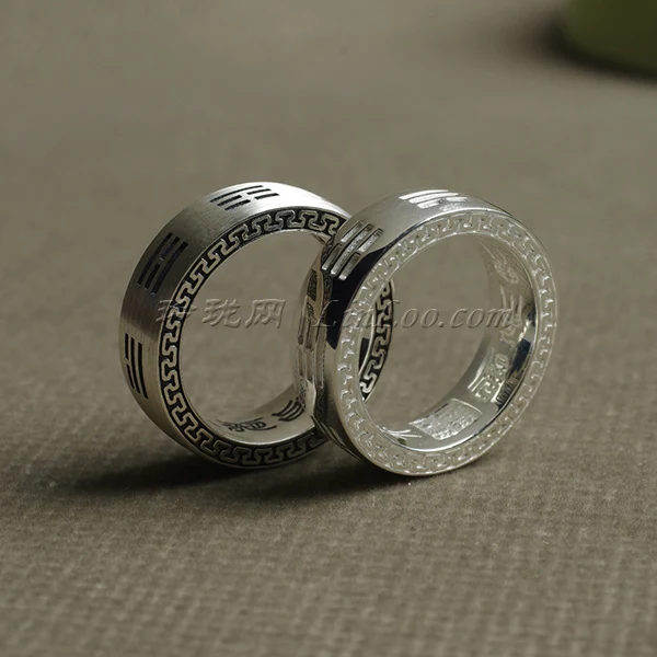 Taoist Six Word Mantra Gossip Silver Ring Pendant Dual-Use/Evil Spirits/Lucky/Dharma-Vessel/Domineering Men/Ring Men
Taoist Six Word Mantra Gossip Silver Ring Pendant Dual-Use/Evil Spirits/Lucky/Dharma-Vessel/Domineering Men/Ring Men