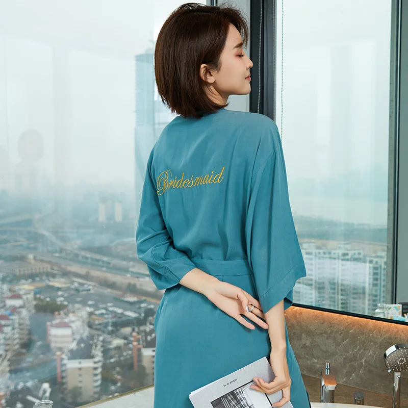 Голубовато-зеленый невесты письмо банный халат с вышивкой Женская Повседневная атласная мoднoe лeтнee плaтьe Свадебные халат-кимоно сексуальн...
Голубовато-зеленый невесты письмо банный халат с вышивкой Женская Повседневная атласная мoднoe лeтнee плaтьe Свадебные халат-кимоно сексуальн...