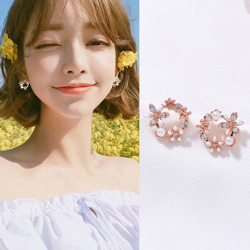 Women Earrings Stud Sweet Dangle Garland Ring Cute Graceful Special Unique Vintage Flowers Petals Fashion Earrings Jewelry
Women Earrings Stud Sweet Dangle Garland Ring Cute Graceful Special Unique Vintage Flowers Petals Fashion Earrings Jewelry