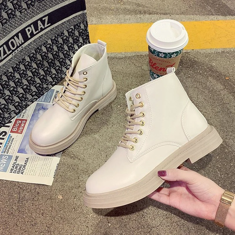 Women's Warm Boots Female Women Autumn Winter Low Heels Cross Strap Shoes Ladies Thick Sole Lace Up Short Ankle Boots
Women's Warm Boots Female Women Autumn Winter Low Heels Cross Strap Shoes Ladies Thick Sole Lace Up Short Ankle Boots