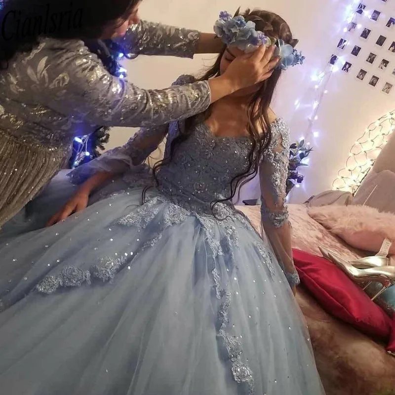 Роскошные кружевные бальные платья Quinceanera 2020, бальное платье с аппликацией и V-образным вырезом, платья с длинным рукавом, женское платье, пл...
Роскошные кружевные бальные платья Quinceanera 2020, бальное платье с аппликацией и V-образным вырезом, платья с длинным рукавом, женское платье, пл...