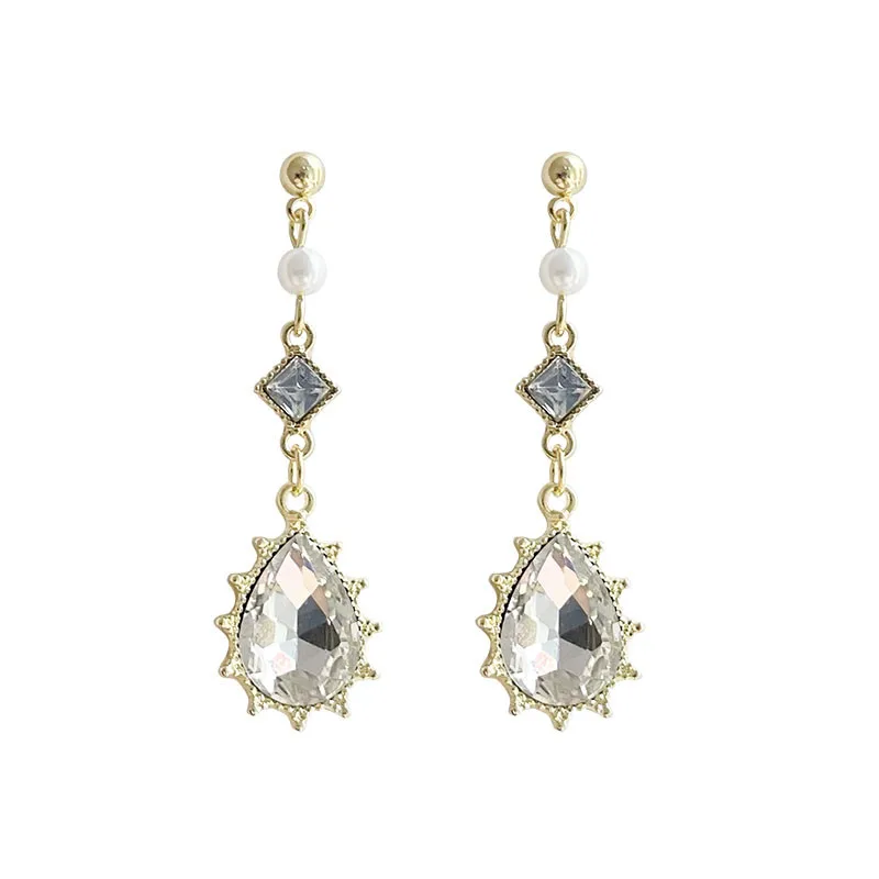 YANGLIUJIA Crystal Tassel Earrings South Korea's Temperament Fashionable Joker Elegant Stud Earrings New 2021 Women Accessories
YANGLIUJIA Crystal Tassel Earrings South Korea's Temperament Fashionable Joker Elegant Stud Earrings New 2021 Women Accessories