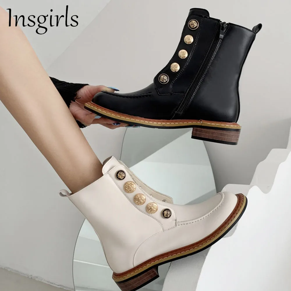 New Retro Women's Ankle Boots 2021 Autumn Winter Round Toe Zipper Button British Style Shoes 35-43 Large-Sized Female Shoes
New Retro Women's Ankle Boots 2021 Autumn Winter Round Toe Zipper Button British Style Shoes 35-43 Large-Sized Female Shoes