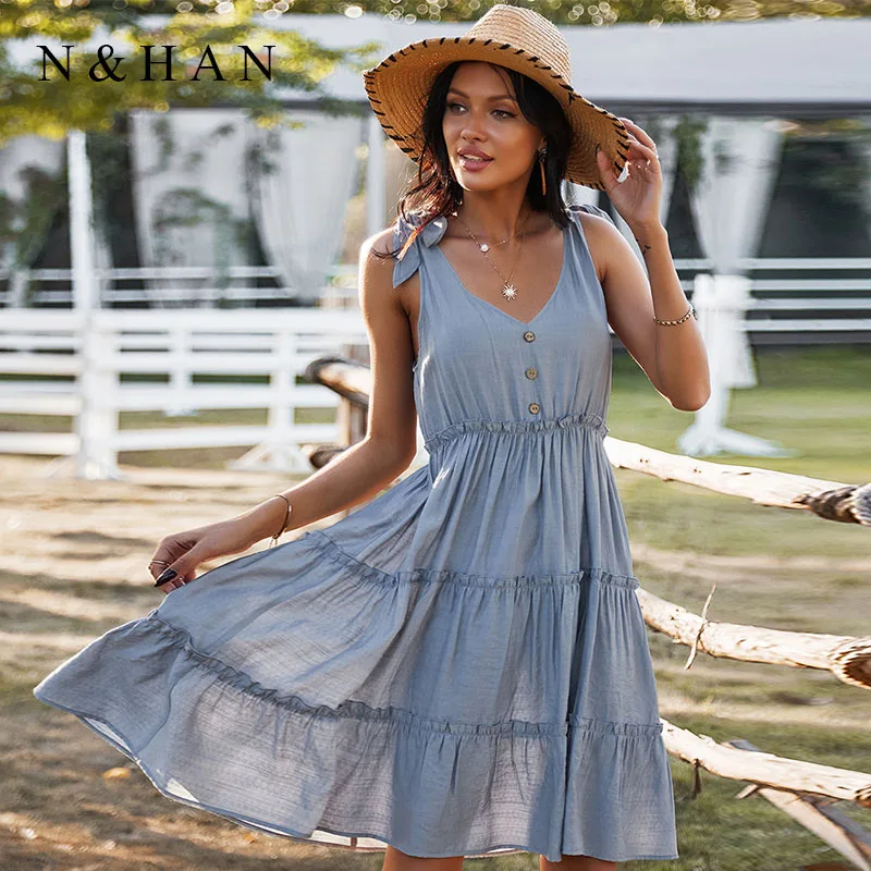 Однотонное платье с бантом на бретельках, женское летнее платье 2021 с высокой талией и V-образным вырезом, милый сарафан с оборками, повседнев... 
Однотонное платье с бантом на бретельках, женское летнее платье 2021 с высокой талией и V-образным вырезом, милый сарафан с оборками, повседнев...