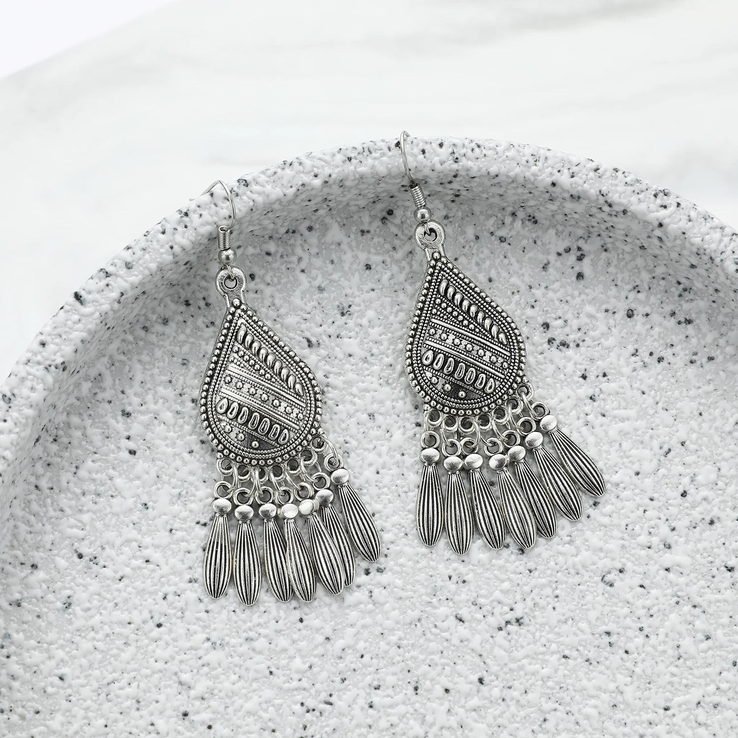 New Fashion Earrings Retro Ethnic Earrings Water Drop Tassel Exaggerated Alloy Earrings Jewelry Gifts for Women
New Fashion Earrings Retro Ethnic Earrings Water Drop Tassel Exaggerated Alloy Earrings Jewelry Gifts for Women