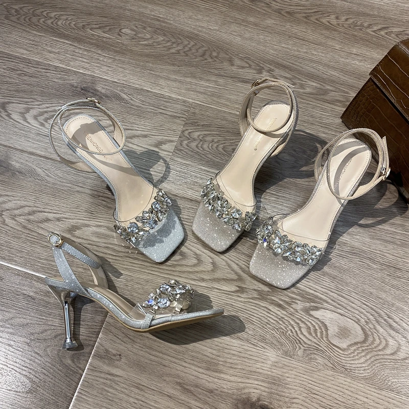 ELLALEE Designer Heels Shoes 2021 Women Crystal Luxury Open Toe Sandals Elegant Transparent Ankle Strap Ladies Shoe
ELLALEE Designer Heels Shoes 2021 Women Crystal Luxury Open Toe Sandals Elegant Transparent Ankle Strap Ladies Shoe