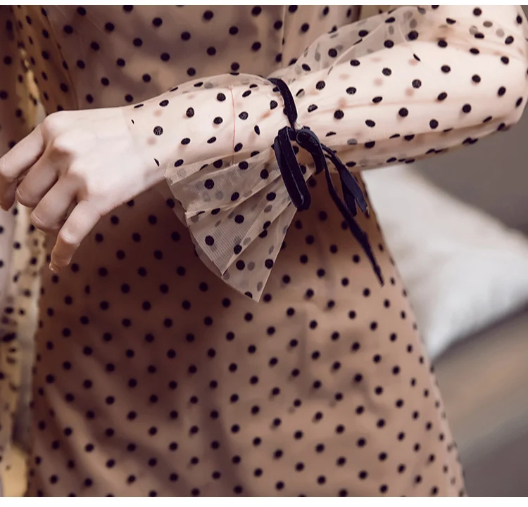 #5081 Polka Dot Printed Dress Women Long Sleeved See Through Mesh Party Ruffled Pleated Midi Dress Square Collar Spring Summer
#5081 Polka Dot Printed Dress Women Long Sleeved See Through Mesh Party Ruffled Pleated Midi Dress Square Collar Spring Summer