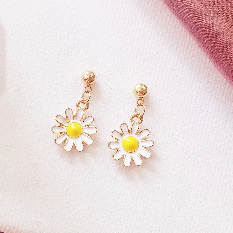 1 Pair Fashion Korean Style Daisy Flowers Ear Line Ear Studs Women Girls Vacation Ear Decoration Jewelry Earrings
1 Pair Fashion Korean Style Daisy Flowers Ear Line Ear Studs Women Girls Vacation Ear Decoration Jewelry Earrings