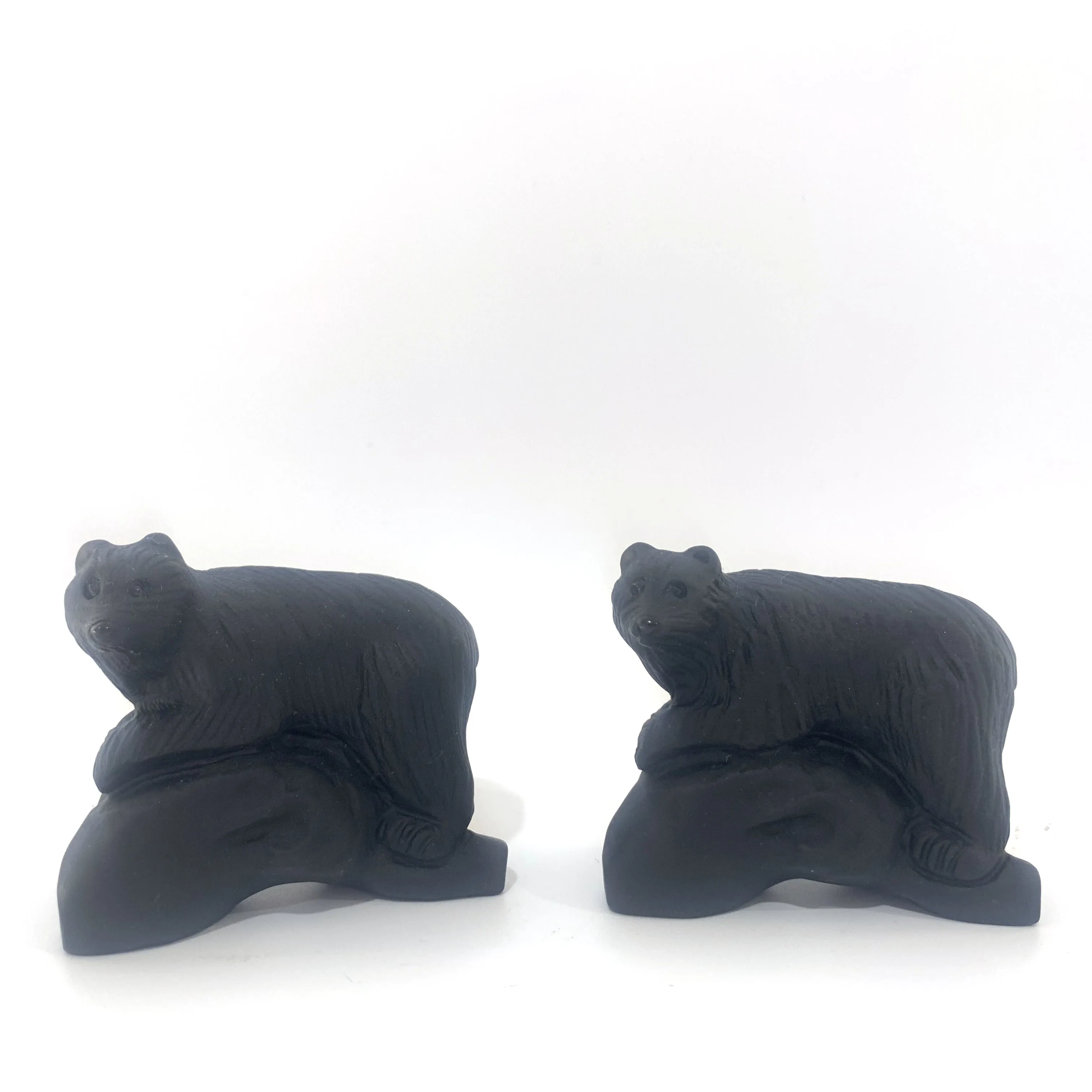 Natural Crystal Obsidian Hand Carved Stupid Little Near Creative Products For Gifts Or Collections LPS 
Natural Crystal Obsidian Hand Carved Stupid Little Near Creative Products For Gifts Or Collections LPS