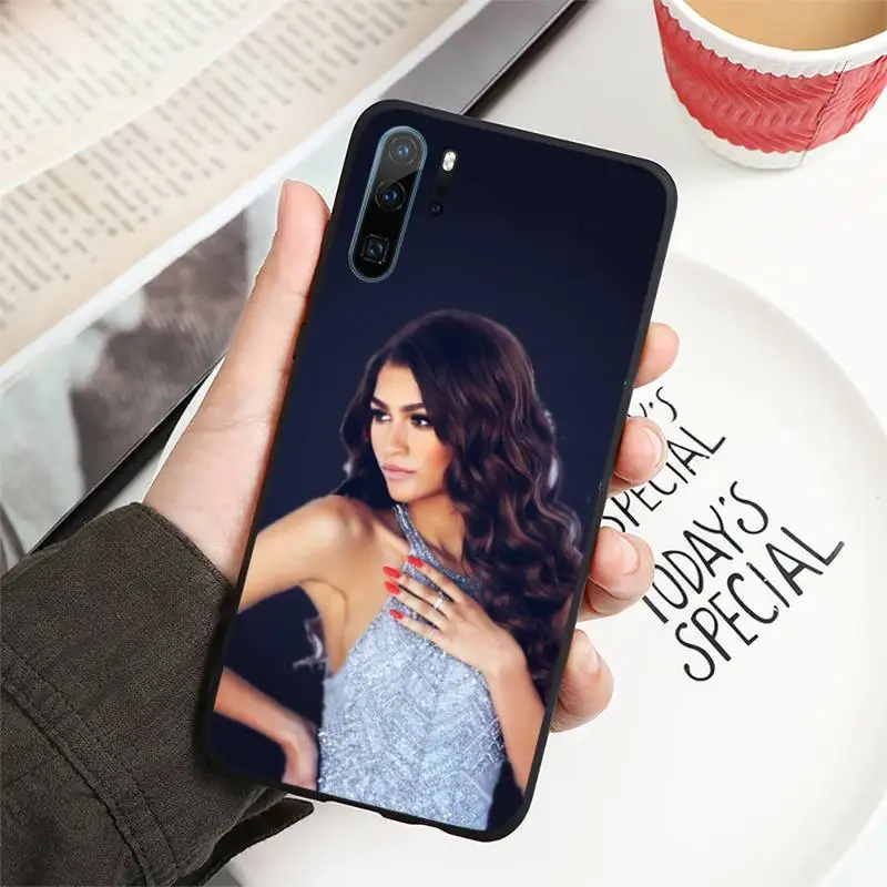 Zendaya Coleman American actor singer Phone Case For Huawei honor Mate P 10 20 30 40 i 9 8 pro x Lite smart 2019 nova 5t
Zendaya Coleman American actor singer Phone Case For Huawei honor Mate P 10 20 30 40 i 9 8 pro x Lite smart 2019 nova 5t