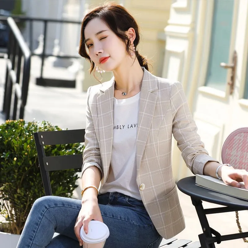 Oversize 5XL Plaid Blazer Women Double Breasted Plus Size Suit Jacket Office Ladies Long Sleeve Blazer OL Lady Formal Streetwear
Oversize 5XL Plaid Blazer Women Double Breasted Plus Size Suit Jacket Office Ladies Long Sleeve Blazer OL Lady Formal Streetwear