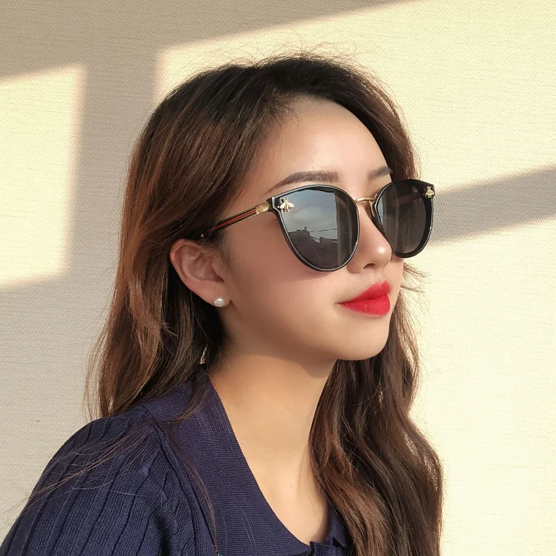 2021 Men Square Brand Design Sun Glasses Luxury Little Bee Fashion for Women Sunglasses Oculos Retro Male Iron UV400
2021 Men Square Brand Design Sun Glasses Luxury Little Bee Fashion for Women Sunglasses Oculos Retro Male Iron UV400