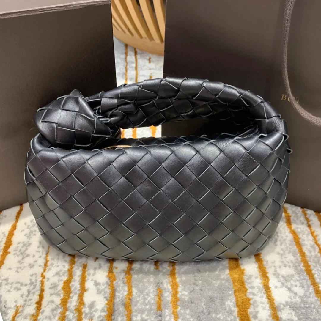 Mini Genuine Leather Woven Shoulder Bag Designer Handbags Handtassen Dames Sac Bandouliere Femme
Mini Genuine Leather Woven Shoulder Bag Designer Handbags Handtassen Dames Sac Bandouliere Femme