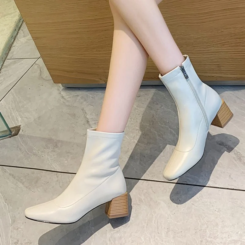 KemeKiss Women Ankle Boots Genuine Leather Zipper Thick Heel Woman Winter Shoes Fashion Office Ladies Footwear Size 34-39
KemeKiss Women Ankle Boots Genuine Leather Zipper Thick Heel Woman Winter Shoes Fashion Office Ladies Footwear Size 34-39