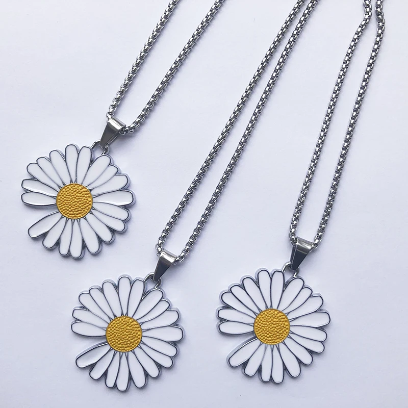 GD Quan Chi Dragon Same Style Daisy Neckle Sunflower PMO Little Daisy Pendant Decorated Para-Noise2.0 Hip-hop fashion personalit
GD Quan Chi Dragon Same Style Daisy Neckle Sunflower PMO Little Daisy Pendant Decorated Para-Noise2.0 Hip-hop fashion personalit