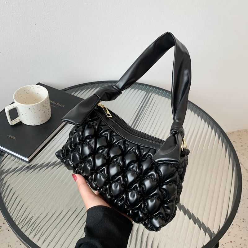 Summer Pleated Handbags For Women Cloud Bags Trend Armpit Shopping Shoulder Bag Lady Pu Leather Crossbody Bag Dumpling Tote Bag
Summer Pleated Handbags For Women Cloud Bags Trend Armpit Shopping Shoulder Bag Lady Pu Leather Crossbody Bag Dumpling Tote Bag