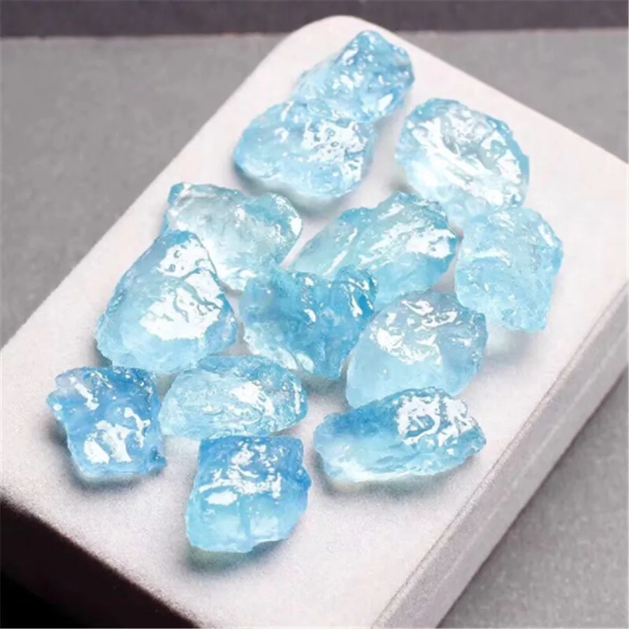 Natural Aaquamarine Crystal Stone Point Healing Home Decoration 
Natural Aaquamarine Crystal Stone Point Healing Home Decoration
