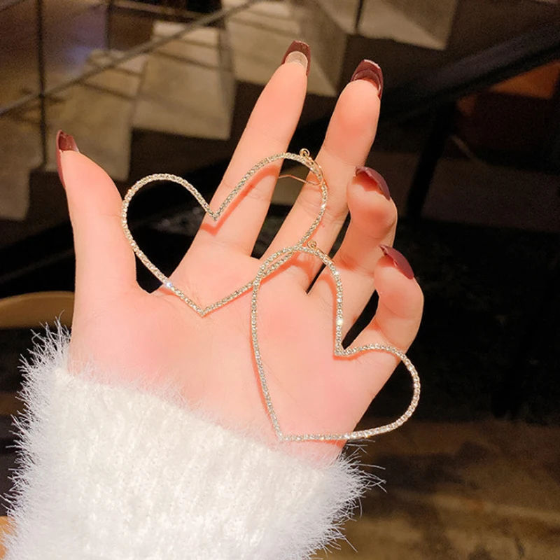2020 New Women's Earrings Fashion Heart Rhinestone Earrings For Women Girl Accessories bride's Wedding Party Jewelry Wholesale
2020 New Women's Earrings Fashion Heart Rhinestone Earrings For Women Girl Accessories bride's Wedding Party Jewelry Wholesale