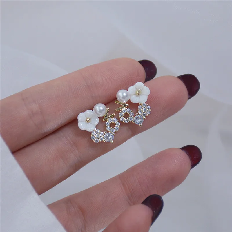 High Quality 14K Real Gold S Needle Delicate Flowers Stud Earrings for Women Cubic Zircon ZC Earrings
High Quality 14K Real Gold S Needle Delicate Flowers Stud Earrings for Women Cubic Zircon ZC Earrings