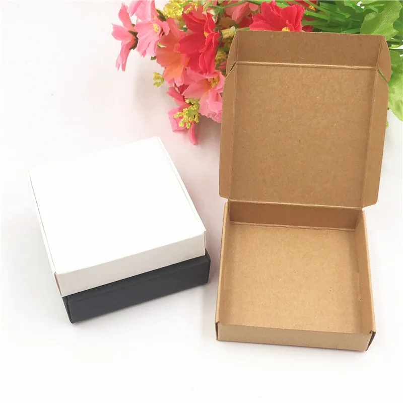 50pcs Cute Small Cookies Packaging paper Box Creative Can Doodling Festival Party Gift Supplies Storage mini Box
50pcs Cute Small Cookies Packaging paper Box Creative Can Doodling Festival Party Gift Supplies Storage mini Box