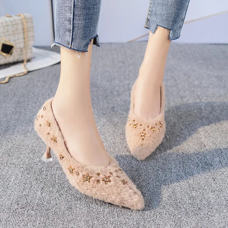 2020 Large Size 35-43 Winter Classic Fashion New Female High Heels Warm Fluffy Plush Metal High Quality Design Wild Sexy W27-26
2020 Large Size 35-43 Winter Classic Fashion New Female High Heels Warm Fluffy Plush Metal High Quality Design Wild Sexy W27-26