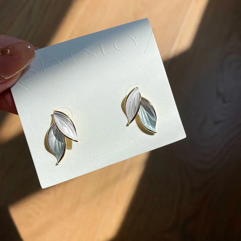 Charmsmic Vintage Tree Leaf Stud Earrings For Women Spring Autumn Ear Jewelry Decoration Girls Trendy Ear Studs High Quality
Charmsmic Vintage Tree Leaf Stud Earrings For Women Spring Autumn Ear Jewelry Decoration Girls Trendy Ear Studs High Quality