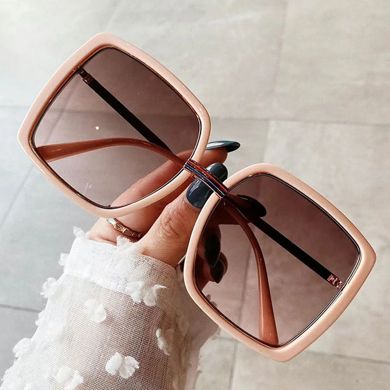 2021 New Luxury Oversized Square Sunglasses For Women Vintage Pink Beige Gradient Sun Glasses Female Elegant Stripe Shades
2021 New Luxury Oversized Square Sunglasses For Women Vintage Pink Beige Gradient Sun Glasses Female Elegant Stripe Shades