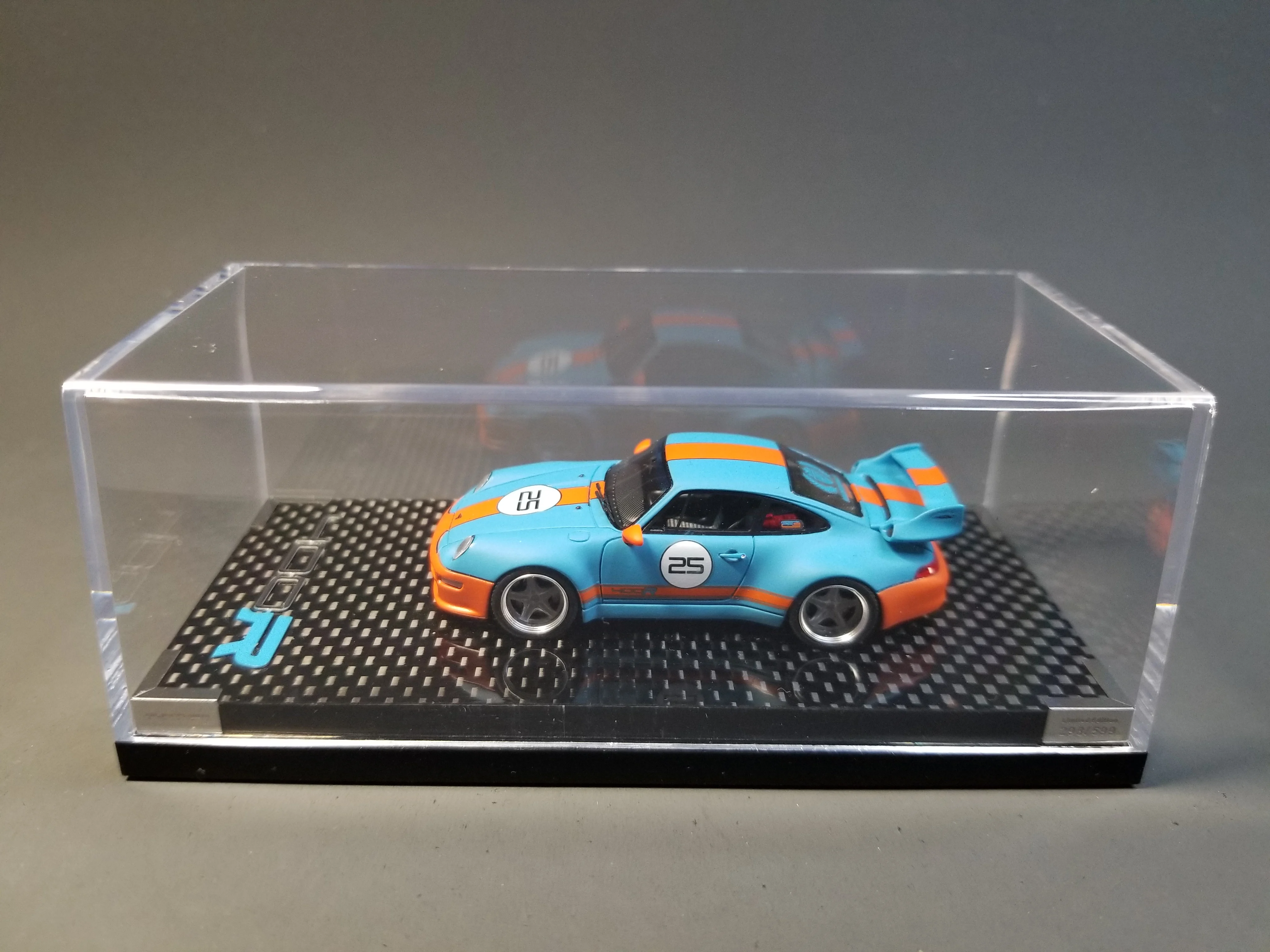 Aircooled 1/64 Gunther Werks 400R Goldrush Rally Gulf 911 993 AC64001GU Resin Model Car Collection Limited
Aircooled 1/64 Gunther Werks 400R Goldrush Rally Gulf 911 993 AC64001GU Resin Model Car Collection Limited